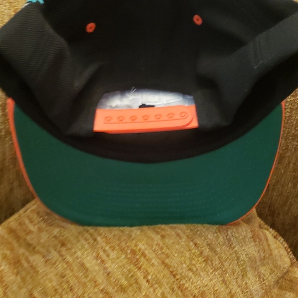 Snapback - Picture 3 of 4